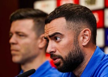 JORDI Amat mahu rakan sepasukannya dalam skuad Johor Darul Ta'zim (JDT) bermain sempurna menentang Terengganu FC dalam perlawanan akhir Piala Malaysia, esok. - UTUSAN/MUHAMMAD IQBAL ROSLI