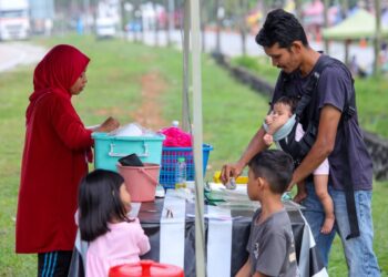 KEWAJIPAN suami adalah untuk melindungi isteri manakala si isteri wajib mentaati suami dalam hal-hal kebaikan. – UTUSAN/SADDAM YUSOFF