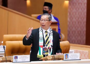 MOHAMMAD Nizar Jamaluddin pada Persidangan DUN Perak di Bangunan Perak Darul Ridzuan di Ipoh hari ini. - UTUSAN/MUHAMAD NAZREEN SYAH MUSTHAFA