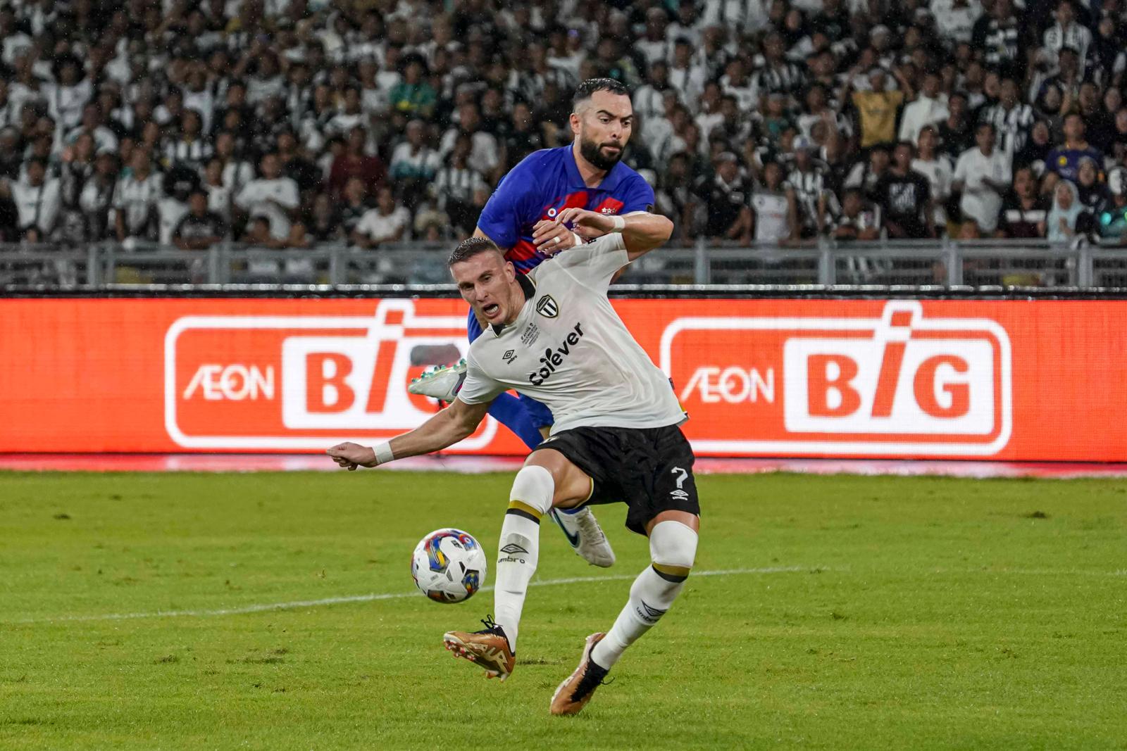 Piala Malaysia: Padang ini lebih sesuai main golf