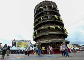 Menara Condong Teluk Intan berusia 139 tahun esok. -  MINGGUAN/MUHAMAD NAZREEN SYAH MUSTHAFA