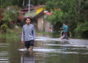 KERAJAAN Kelantan sedang membaik pulih e-Bencana selepas sistem bermasalah menyebabkan sebahagian mangsa banjir yang berpindah ke pusat pemindahan sementara (PPS) sebelum ini lewat menerima bantuan.