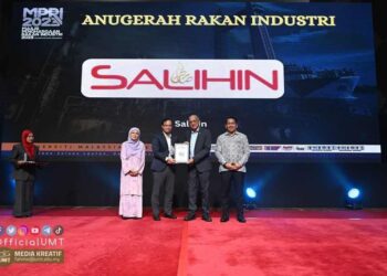 Antara rakan industri yang diraikan oleh UMT