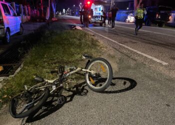 MANGSA maut di tempat kejadian selepas dilanggar sebuah kereta di Jalan Klebang Besar, Melaka.