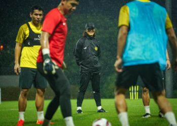 KIM Pan Gon perlu membentuk kembali momentum pemain selepas tiada aksi kompetitif diharungi pemain-pemain susulan Liga Malaysia masih belum bermula.