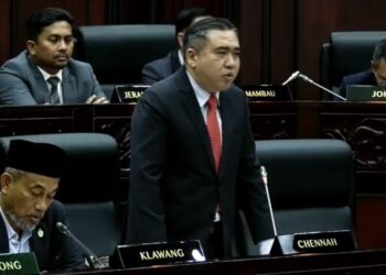 ANTHONY Loke Siew Fook sewaktu berucap pada pada sesi perbahasan Rang Undang-Undang Perbekalan (2024) 2023 pada hari ketiga, Persidangan Ketiga (Belanjawan) Penggal Pertama, DUN Negeri Sembilan Yang Ke-15 di Seremban hari ini.