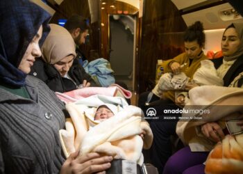 ANTARA 16 bayi yang dipindahkan ke Ankara dari Kahramanmaras yang dilanda gempa bumi. -ANADOLU AGENCY