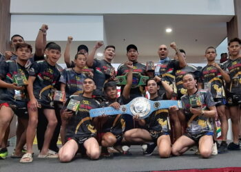 ANTARA peninju yang menyertai Kejohanan Ketolabs Pahlawan Muay Thai Antarabangsa di Kompleks Sukan Kulim Hi-Tech, Kulim. -UTUSAN/AZAHAR HASHIM