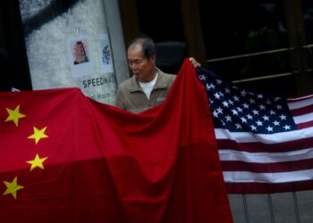 CHINA mungkin mampu menggantikan Amerika Syarikat (AS)  sebagai kuasa hegemoni jika kedudukannya semakin kuat dan mampu menarik sokongan kuasa-kuasa besar lain. – AFP