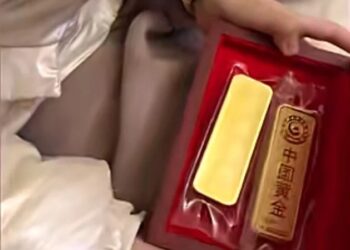 JONGKONG emas yang diberikan sebagai hadiah pertunangan. - AGENSI 