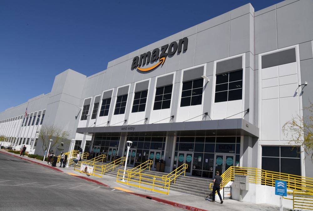 Amazon berhentikan ratusan pekerja