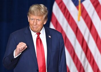 DONALD TRUMP