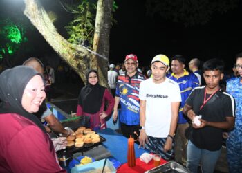 SHAHIDAN Kassim pada Program Larian Ambang 2024 di Denai Larian Pangkalan Asam, Kangar, Perlis malam tadi.-UTUSAN/IZLIZAN OTHMAN