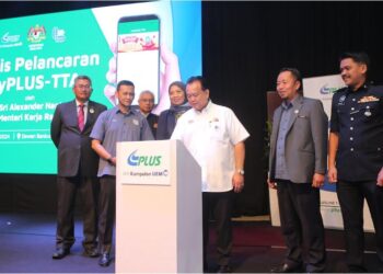 ALEXANDER Nanta Linggi melancarkan aplikasi MyPLUS-TTA.
