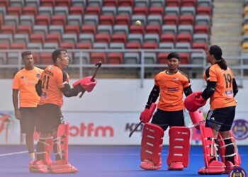 SKUAD hoki kebangsaan menjalani latihan sebagai persiapan ke Kelayakan Olimpik di Muscat, Oman. - IHSAN KONFEDERASI HOKI MALAYSIA