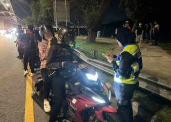 ANTARA motosikal yang diperiksa dalam Ops Motosikal Bersepadu sempena Tahun Baru 2024, di Lebuhraya Tun Dr. Lim Chong Eu, George Town, Pulau Pinang, awal pagi tadi.