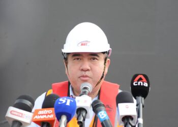 ANTHONY LOKE Siew Fook yakin projek RTS Link dapat disiapkan mengikut jadual dan mula beroperasi 1 Januari 2027.