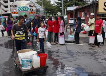 GANGGUAN bekalan air selama empat hari bermula Rabu lalu di Pulau Pinang berakhir beberapa jam lebih awal daripada yang dijangkakan.