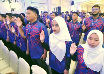 INSTITUSI pengajian tinggi (IPT) perlu kekal relevan melahirkan insan yang berilmu, bersahsiah tinggi serta menjadi pelapis buat negara. – UTUSAN/RAJA JAAFAR ALI