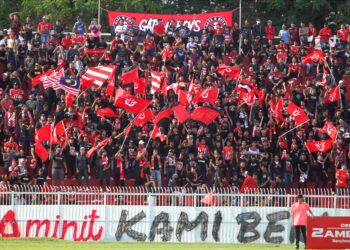 PENYOKONG Kelantan FC perlu menerima hakikat akan nasib pasukan itu.