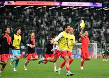 PEMAIN Korea Selatan meraikan kejayaan mara ke suku akhir Piala Asia 2023 selepas menewaskan Arab Saudi di Stadium Education City.-AFP