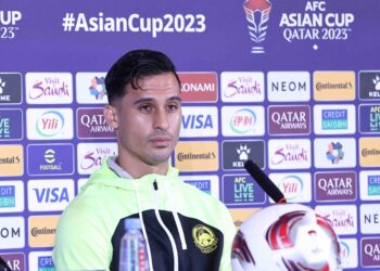 MATTHEW Davies pada sidang akhbar praperlawanan menentang Jordan di Doha, Qatar, semalam. - IHSAN FAM