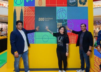 NAIB Presiden Pemasaran & Jenama untuk GMG Asia, Jaclyn Tan Shu Ping (tengah) ketika majlis pelancaran bertemakan 'SSS Active Arcade' yang berlangsung di Centre Court, Mid Valley Megamall, hari ini.