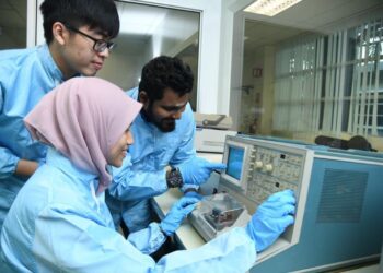 MENJELANG 2030, industri semikonduktor dijangkakan mengalami pertumbuhan ketara disebabkan 
peningkatan permintaan dan pelaburan besar-besaran.