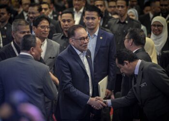 ANWAR Ibrahim ketika hadir Simposium Tatakelola Baik Nasional 2024 di Sepang. - UTUSAN/FAIZ ALIF ZUBIR