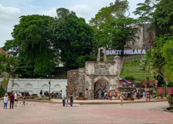 BUKIT Melaka di Banda Hilir, Melaka yang dahulunya dikenali sebagai Bukit St. Paul. - UTUSAN/SYAFEEQ AHMAD