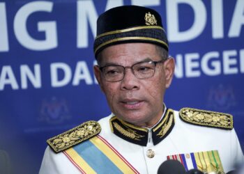 Saifuddin Nasution Ismail menjelaskan tentang isu pengampunan Najib Tun Razak dalam sidang akhbar di Putrajaya, semalam.