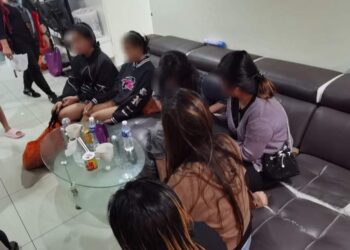 ANTARA wanita warga asing dipercayai terlibat dengan sindiket pelacuran 'outcall girl' ditahan (Imigresen) dalam operasi khas di tiga lokasi berasingan di ibu negara. - GAMBAR IHSAN IMIGRESEN