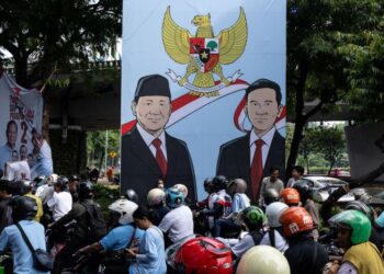 BANYAK pihak melihat gandingan Prabowo Subianto dan Gibran Rakabuming Raka dijangka akan meneruskan usaha Joko Widodo (Jokowi) selama ini. – AFP