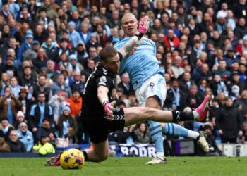 Penyerang Manchester City, Erling Haaland meledak dua gol untuk menewaskan Everton dalam aksi Liga Perdana Inggeris sebentar tadi. (FOTO: AFP)