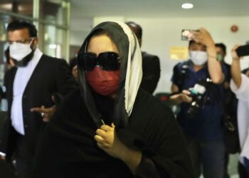 SAMIRAH Muzaffar ketika hadir di Mahkamah Tinggi Shah Alam, Selangor pada 21 Jun 2022.