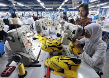 MAJIKAN perlu mengambil inisiatif untuk menyediakan latihan dan sokongan yang mencukupi bagi 
memastikan pekerja terus relevan dalam pasaran buruh. – AFP