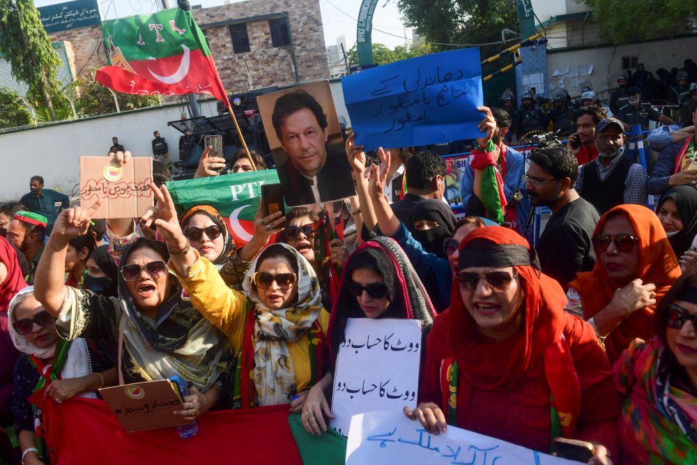 Pilihan raya Pakistan: Parti Imran Khan menang banyak kerusi