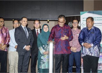DR. Dzulkefly Ahmad melancarkan Pra Pelancaran Persidangan Teknologi Perubatan Antarabangsa Asia (Asia MedTec 2024) di Putrajaya, hari ini.