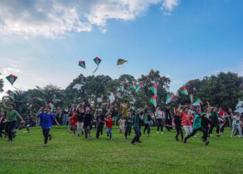 EKNOLOGI AI juga dapat membantu meningkatkan kesedaran isu Palestin dalam kalangan kanakkanak. – UTUSAN/AMIR KHALID