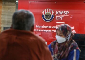 Prestasi tinggi dividen simpanan syariah Kumpulan Wang Simpanan Pekerja (KWSP) melonjakkan keyakinan masyarakat terhadap sistem kewangan Islam.