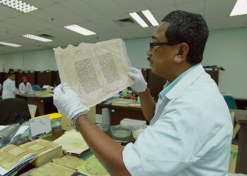 MENGANGKAT Arkib Negara menjadi Arkib Diraja Malaysia (ADM) adalah sejajar tuntutan perubahan, cabaran kontemporari serta pertikaian baharu masa depan.
