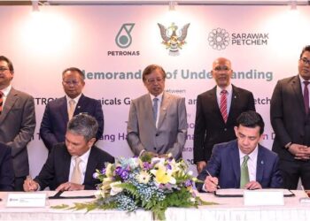 MAJLIS menandatangani kerjasama antara PCG dan Sarawak Petchem.