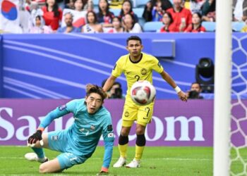 AKSI Faisal Halim ketika menumpaskan penjaga gol Korea Selatan, Jo Hyeon Woo dalam pertembungan terakhir Kumpulan E di Piala Asia 2023 yang menyaksikan Malaysia mengikat gergasi Asia itu 3-3.
