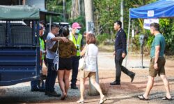 Pesawat terhempas: Sekumpulan dipercayai waris tiba di lokasi