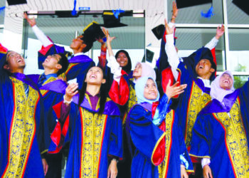 GRADUAN TVET tidak hanya memiliki kemahiran teknikal, tetapi juga menjadi individu berdaya saing, 
beretika dan mampu beradaptasi. – GAMBAR UTHM