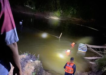 OPERASI mencari seorang remaja lelaki yang dikhuatiri lemas di Sungai Ketil, Kampung Kuala Merah di Baling.