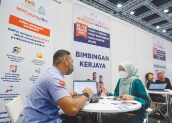 UNTUK mendapatkan mana-mana pekerjaan berpendapatan tinggi itu tidak semudah yang disangka. 
– UTUSAN/AMIR KHALID