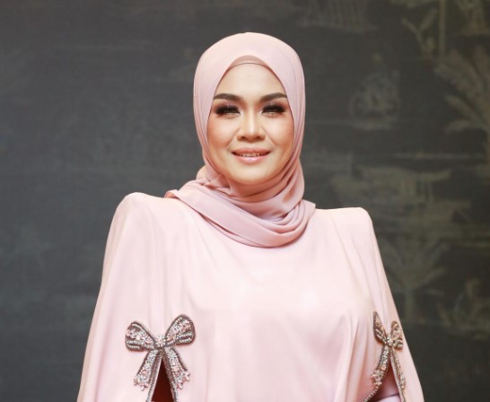 Liza Hanim kena sihir ke?