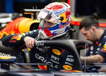 MAX Verstappen menguasai hari pertama ujian pramusim baharu di Litar Sakhir, Bahrain, semalam sekali gus memberi amaran kepada pelumba lain yang mahu merebut kejua­raan Formula Satu pada tahun ini. - AFP