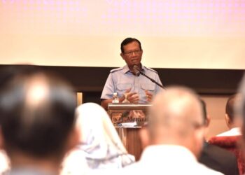 AHMAD Shabery Cheek ketika menyampaikan ucapan pembukaan dalam Sesi Libat Urus Kluster 10 pada 30 Januari lalu.